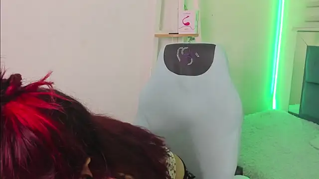 Sara Red X online show from 06-25-26, 06:40