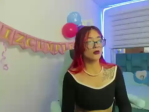 Snapshot of Sara_Red_X chatting on 04-15-26, 05:13 Sara Red X online show from 04-15-26, 05:13
