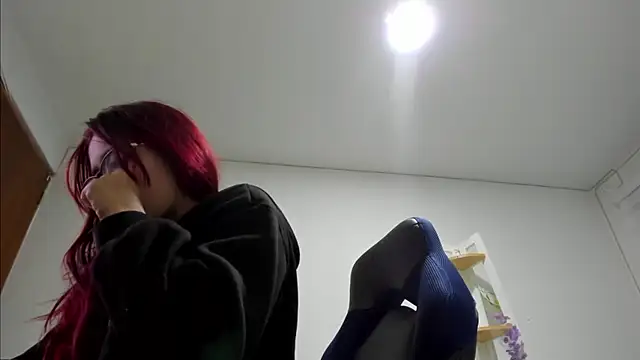 Snapshot of Sara_Red_X chatting on 03-30-26, 07:32 Sara Red X online show from 03-30-26, 07:32