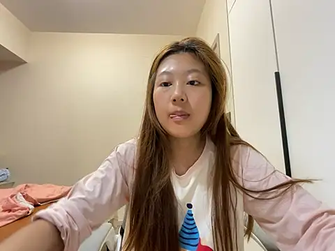 tutu512 online show from 06-15-26, 06:35