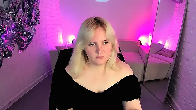 KathyBriggs online show from 06-18-26, 05:06