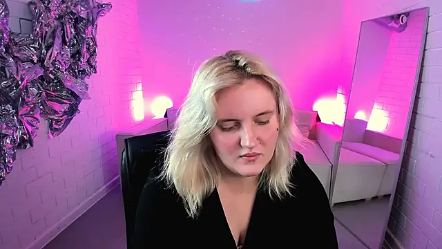 KathyBriggs online show from 06-25-26, 05:05