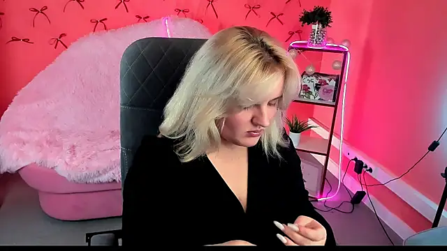 KathyBriggs online show from 06-26-26, 05:24
