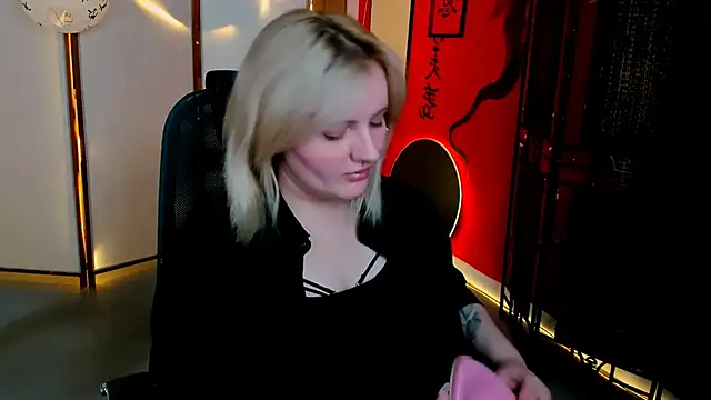 KathyBriggs online show from 04-28-26, 05:23