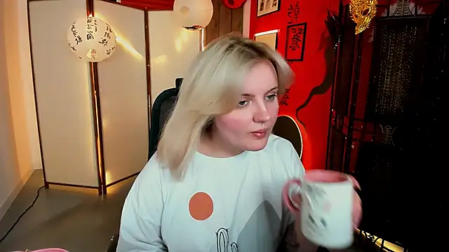 KathyBriggs online show from 05-06-26, 05:11