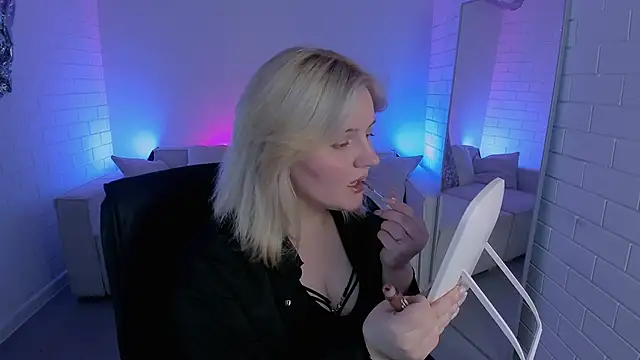 KathyBriggs online show from 04-18-26, 05:54