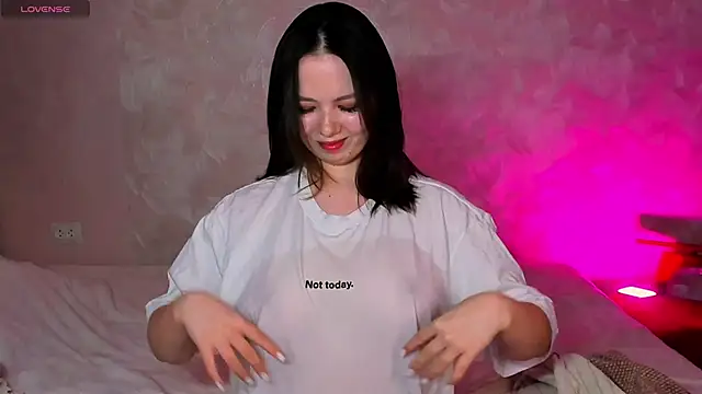 miss teasee online show from 04-15-26, 10:10