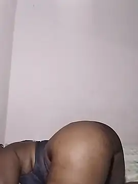 Snapshot of TemptingAmenza chatting on 03-26-26, 03:49 TemptingAmenza online show from 03-26-26, 03:49