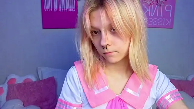 PerryKitty online show from 05-08-26, 04:33