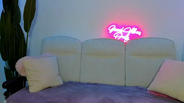 Cassy-Foxy online show from 04-14-26, 05:23