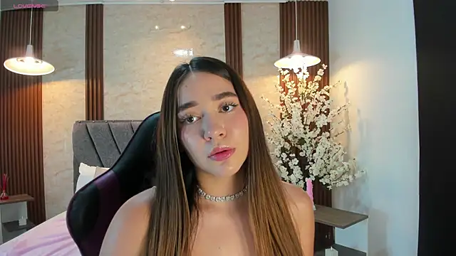 Snapshot of Anissa_m_ chatting on 04-09-26, 06:36 Anissa m online show from 04-09-26, 06:36