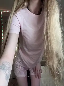 Snapshot of AvaTayloor chatting on 04-02-26, 04:30 AvaTayloor online show from 04-02-26, 04:30