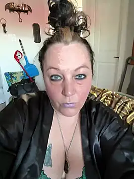 Queenemerald online show from 03-28-26, 07:04