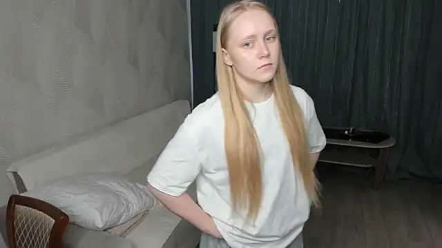 VestaBowmer online show from 04-17-26, 07:11