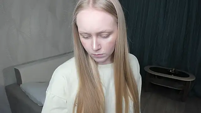 VestaBowmer online show from 04-19-26, 06:14