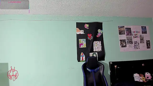 TYLERhHOT2005 online show from 04-28-26, 11:09