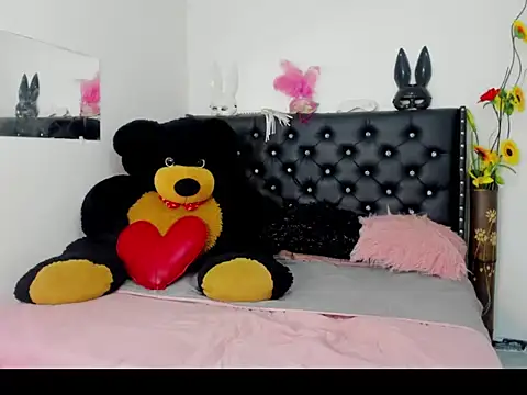 Alejandra and James  online show from 04-09-26, 10:16