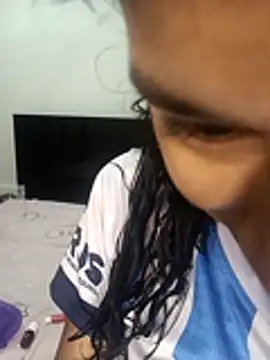 Yi Uzi online show from 04-02-26, 11:44