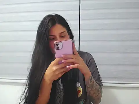 Snapshot of SofiaBanks_ chatting on 04-02-26, 01:57 SofiaBanks online show from 04-02-26, 01:57
