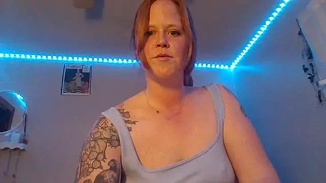 RedVelvetVixen online show from 04-04-26, 12:50