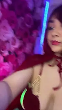 SweetLittleRed online show from 06-07-26, 05:12