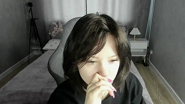 Loly Cuttie online show from 05-18-26, 01:28