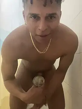 Snapshot of melreydelmambo chatting on 03-27-26, 04:08 melreydelmambo online show from 03-27-26, 04:08