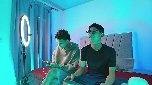 carlos and santy online show from 04-11-26, 12:18