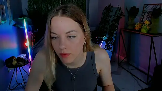 VireliaMoonfall online show from 06-16-26, 06:46