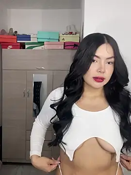 Snapshot of Cami_olarte chatting on 04-16-26, 06:30 Cami olarte online show from 04-16-26, 06:30