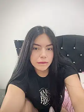 Snapshot of Cami_olarte chatting on 05-01-26, 06:29 Cami olarte online show from 05-01-26, 06:29