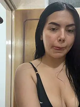 Snapshot of Cami_olarte chatting on 04-20-26, 04:26 Cami olarte online show from 04-20-26, 04:26