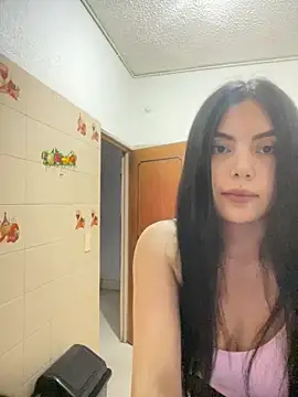 Snapshot of Cami_olarte chatting on 05-19-26, 10:39 Cami olarte online show from 05-19-26, 10:39