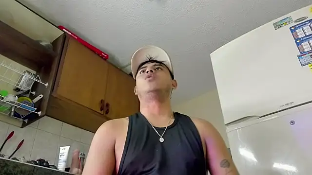 Snapshot of Zaym_Liam chatting on 04-14-26, 09:09 Zaym Liam online show from 04-14-26, 09:09