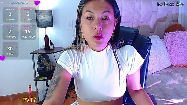 CharlottLee online show from 04-15-26, 12:38