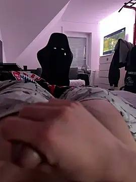 justin2787 online show from 04-12-26, 12:03