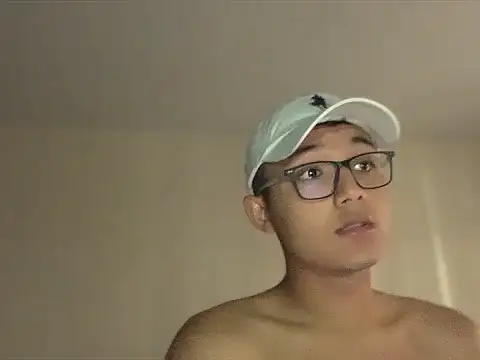 Chriis 18 online show from 04-20-26, 02:29