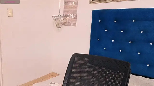 Morgansmithx online show from 04-14-26, 04:12