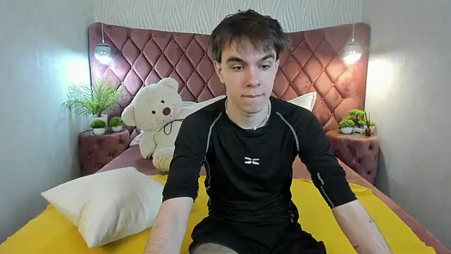 Snapshot of DaveBevy chatting on 04-09-26, 06:19 DaveBevy online show from 04-09-26, 06:19