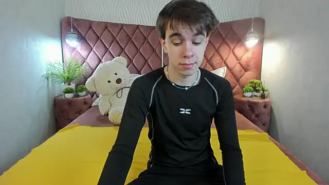 Snapshot of DaveBevy chatting on 04-09-26, 05:20 DaveBevy online show from 04-09-26, 05:20