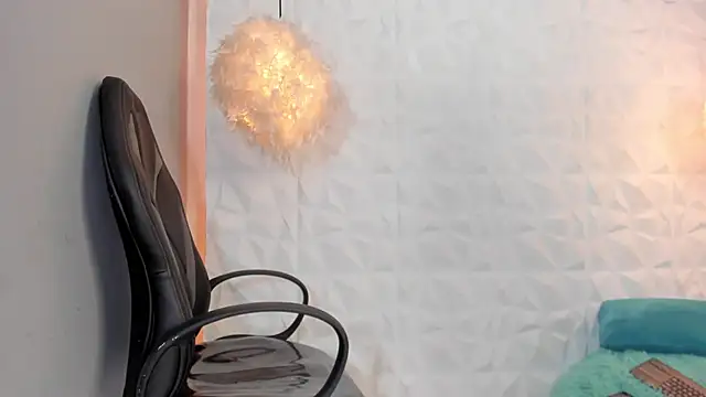 viollet saens online show from 04-01-26, 07:33