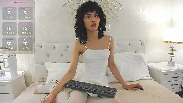 Julietta    online show from 05-14-26, 12:46