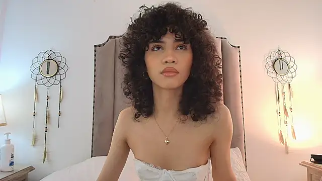 Julietta    online show from 06-23-26, 02:15