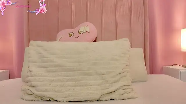 MoollyLove online show from 04-07-26, 12:18