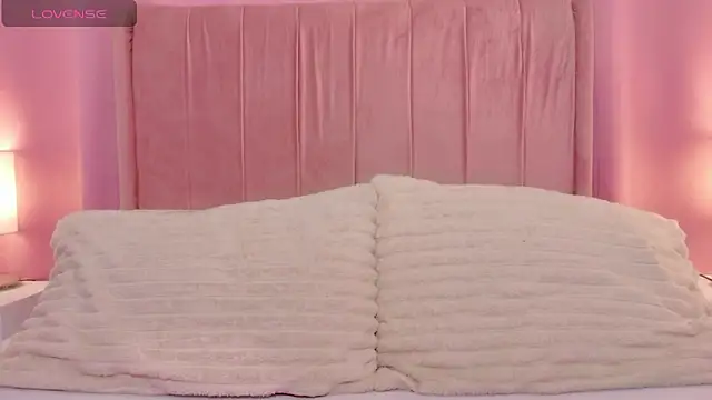 MoollyLove online show from 04-17-26, 12:08