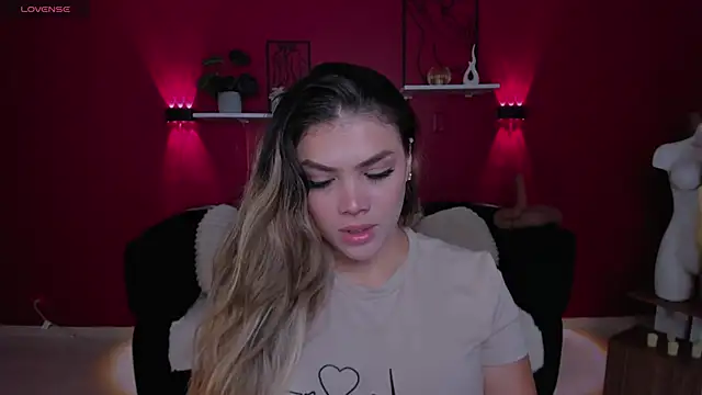 Sofia Velvetx online show from 06-16-26, 01:22