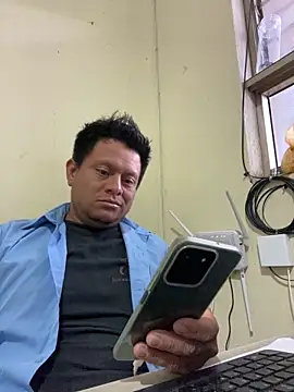 Luis-Armando online show from 04-15-26, 05:17