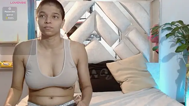 Natasha and zoe  online show from 06-18-26, 01:49