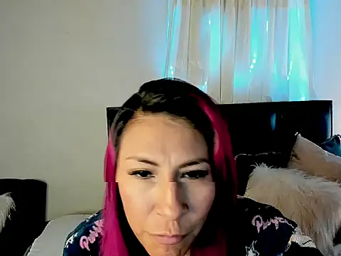 Snapshot of tatianabelli chatting on 04-15-26, 07:29 tatianabelli online show from 04-15-26, 07:29