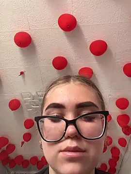 MissAuroraX online show from 04-01-26, 10:27